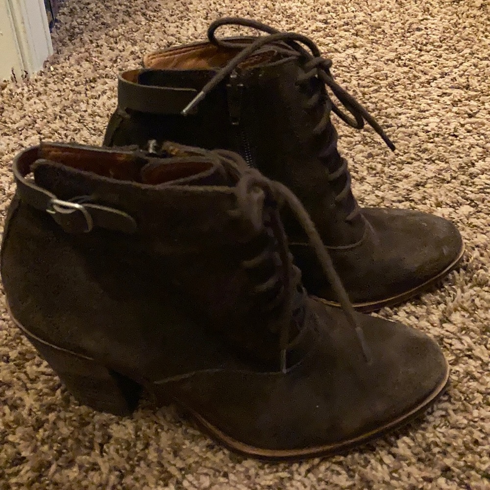Lucky brand heals